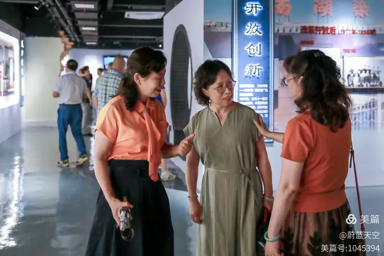 范家驹先生《回望毛纺历史影像展》